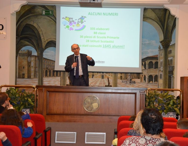 Cerimonia_premiazione_Crea_il_logo